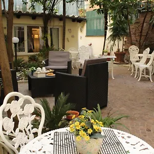 Domus Dea Bed & Breakfast